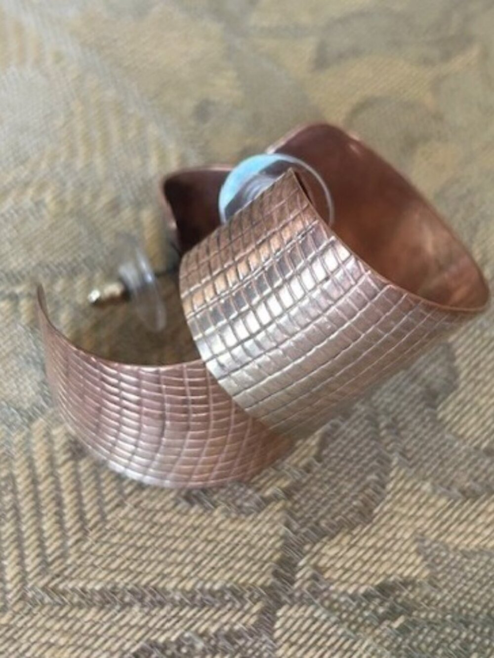 WIDE TEXTURED COPPER Hoop Vintage EARRINGS - Picture 8 of 9